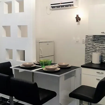 Family-Friendly Apartments With Swimming Pool Kneza, Korcula - 9130 *