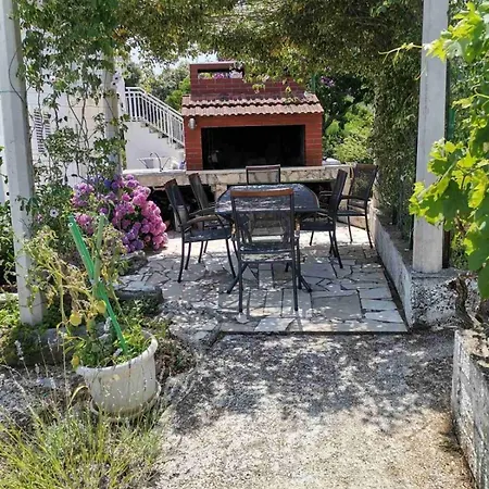 Family-Friendly Apartments With Swimming Pool Kneza, Korcula - 9130